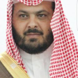 شاهد .. ازالة الحواجز الوقائية حول الكعبة المشرفة