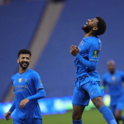 بالفيديو…مشادة بين ثنائي النصر