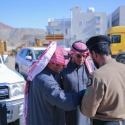 مركز الملك سلمان للإغاثة يوزع 28 طنًا من السلال الغذائية في مديرية المدينة بمأرب