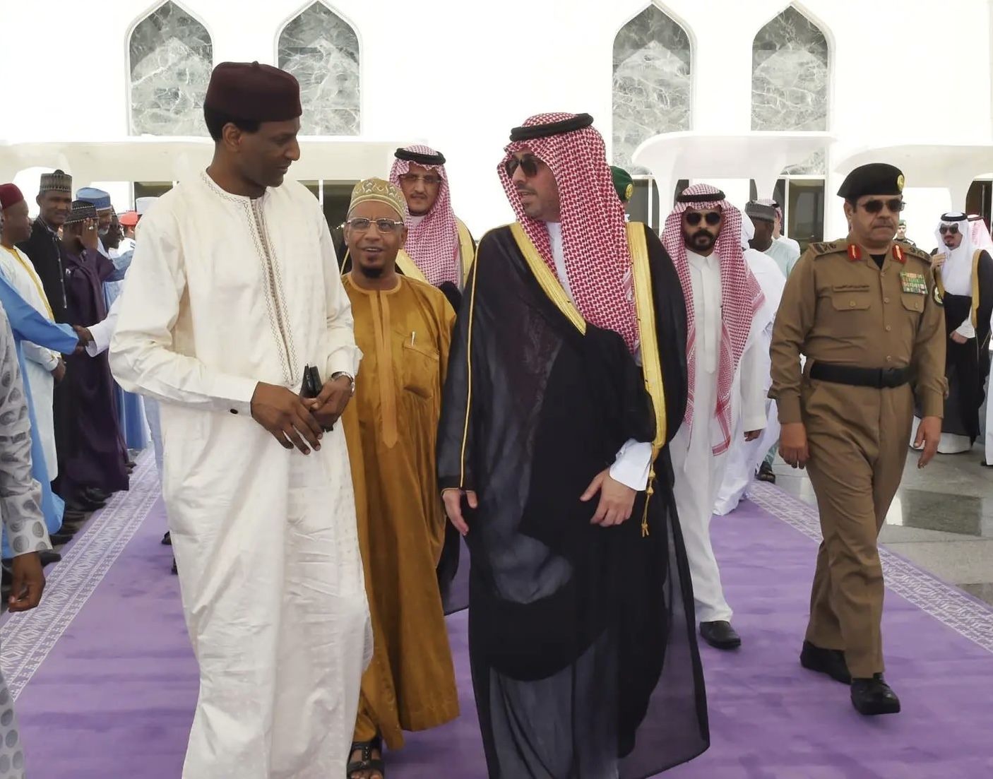 رئيس الوزراء بجمهورية النيجر يُغادر جدة بعد أدائه مناسك الحج - صحيفة البيان  الالكترونية