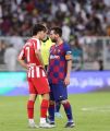 أتلتيكو يتجاوز برشلونة ويضرب موعداً مع ريال مدريد في نهائي كأس السوبر الإسباني