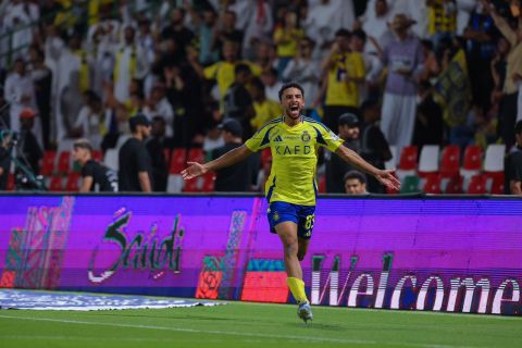 النصر يهزم الاتفاق بثلاثية نظيفة