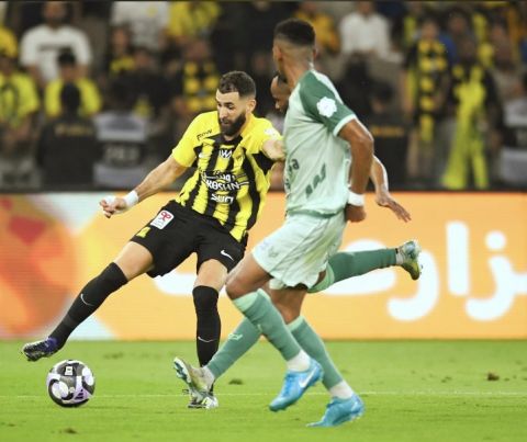 الاتحاد يفوز على الرياض بثنائية في دوري روشن