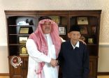 بالفيديو : الملك سلمان يلبي طلب المسن الإندونيسي