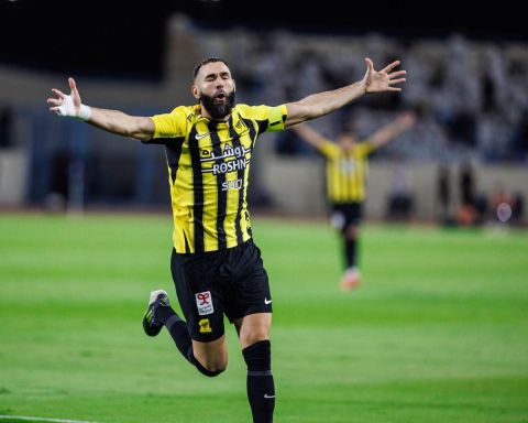 بهدفين الاتحاد يفوز على الاخدود